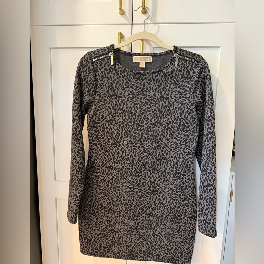 MICHAEL Michael Kors Black and Gray Patterned Top